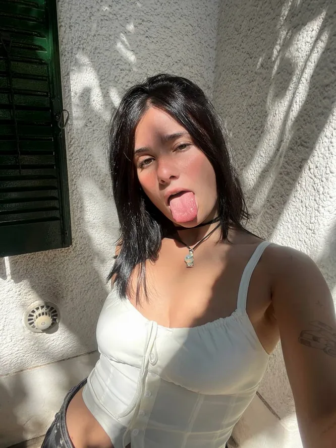 Gratis OnlyFans Chloe - Hemelum, Friesland