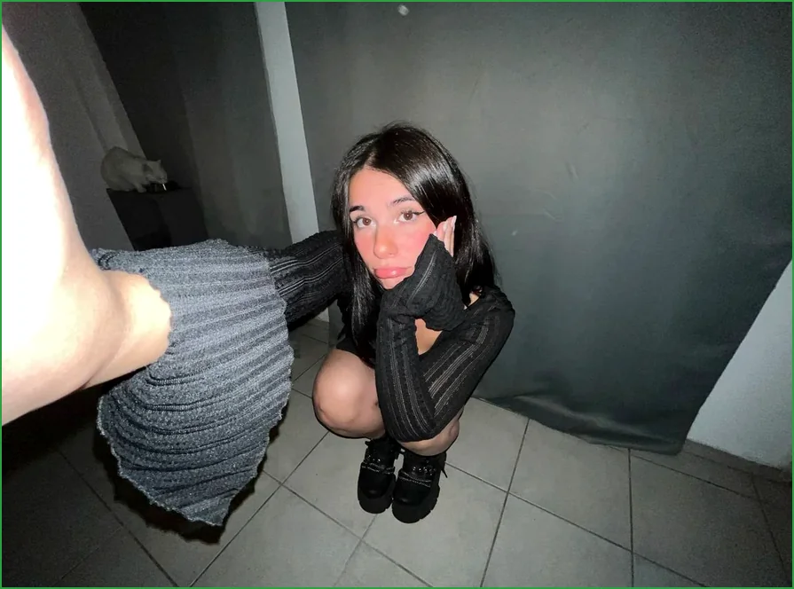 Top OnlyFans Chloe - Midlum, Friesland